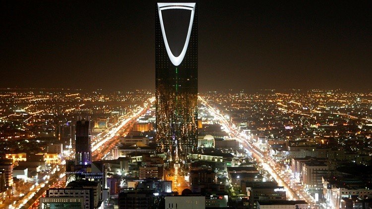 Las arcas públicas de Arabia Saudita se vacían a pasos agigantados