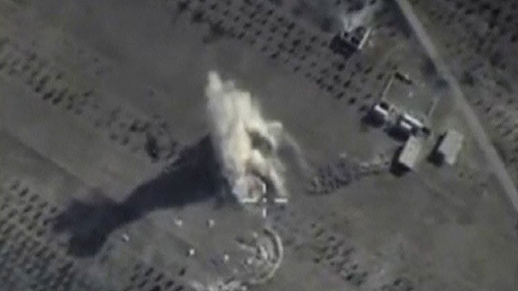 Video: Cómo los aviones rusos desbaratan los planes secretos del EI en Siria