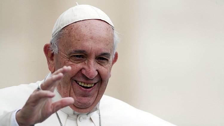 ¿Tiene el papa Francisco un tumor cerebral?  