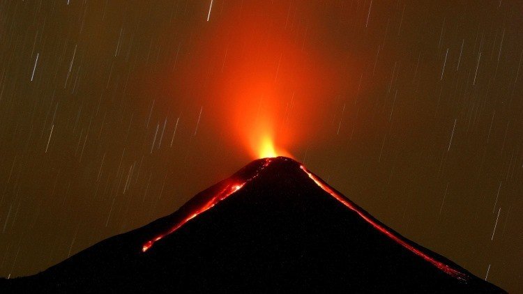 El huracán Patricia deslizará ceniza del volcán Colima y podría sepultar a varios pueblos