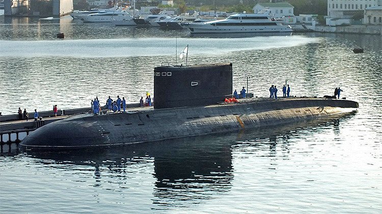 Sale a flote el punto fuerte del submarino ruso 'Agujero Negro'