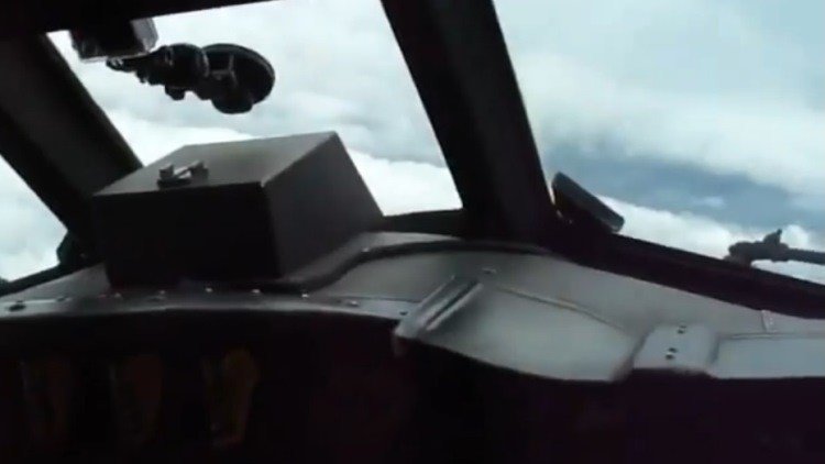Video: Un avión mete su cámara en el ojo del demoledor huracán Patricia