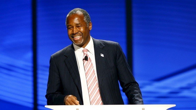 EE.UU.: Ben Carson gana a Trump en las encuestas preelectorales republicanas