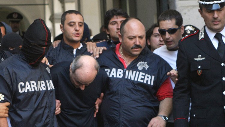 "Mussolini nunca acabó con ella": experto revela mitos y verdades sobre la mafia