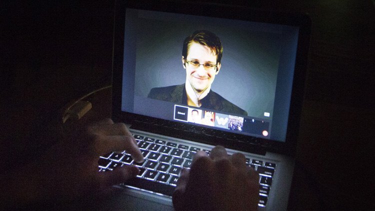 El Europarlamento adopta una resolución que llama a los Gobiernos de la UE a no perseguir a Snowden