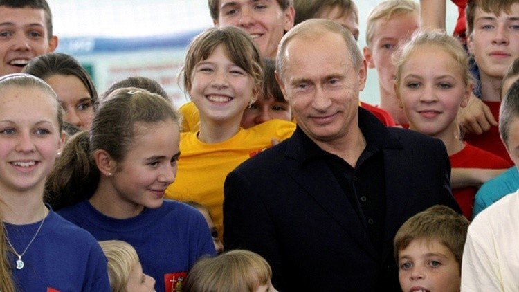 Putin crea un análogo del Movimiento de Pioneros de la Unión Soviética