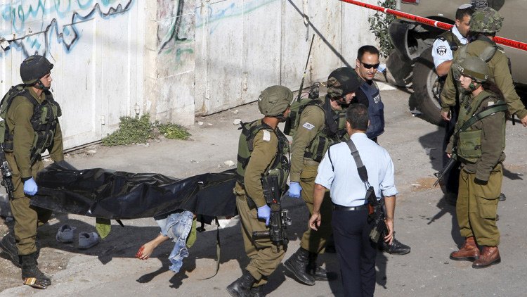 FUERTES IMÁGENES: La Policía israelí dispara 11 veces contra un joven palestino