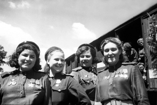 Guapas y valientes: las mujeres soviéticas que lucharon durante la Segunda  Guerra Mundial