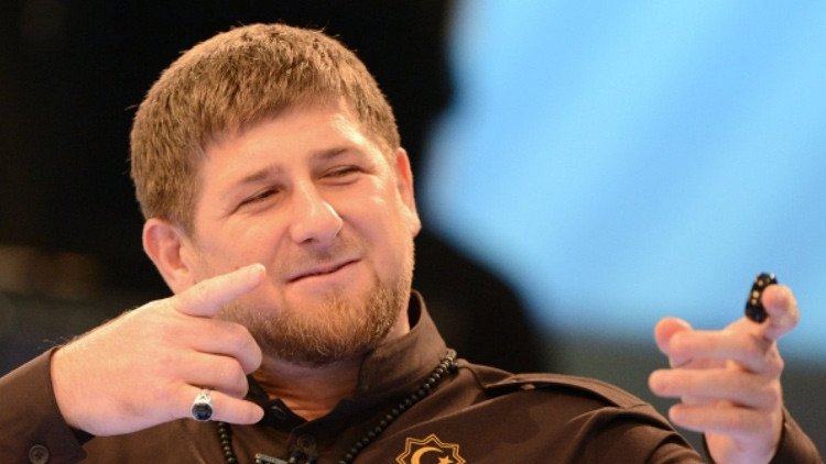 Kadýrov: Los terroristas del EI se entregan a las autoridades o huyen del país por el operativo ruso