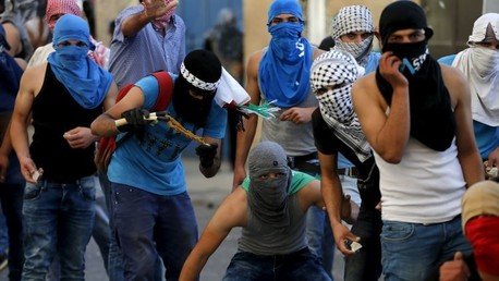 Video: Infiltrados de civil en una manifestación palestina disparan y se unen a soldados israelíes