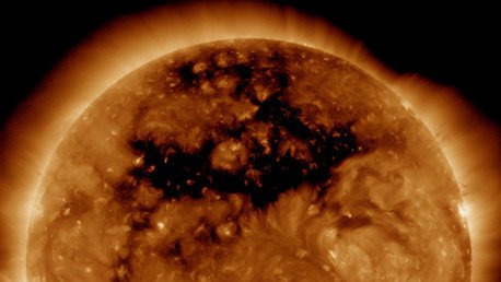 La NASA publica la imagen de un agujero en el sol 50 veces mayor que la Tierra 