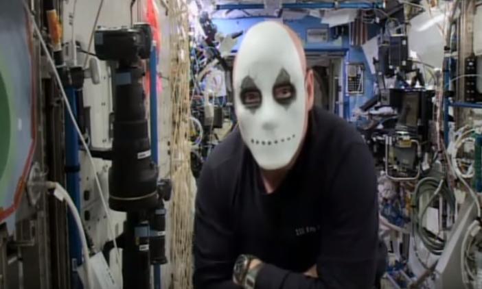 Astronautas se disfrazan en el espacio para celebrar Halloween  