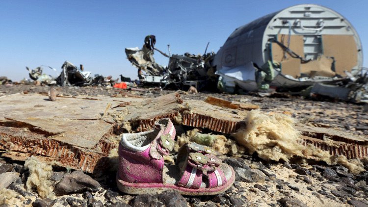 Oficial: El Airbus ruso se destruyó a una gran altura sobre el Sinaí