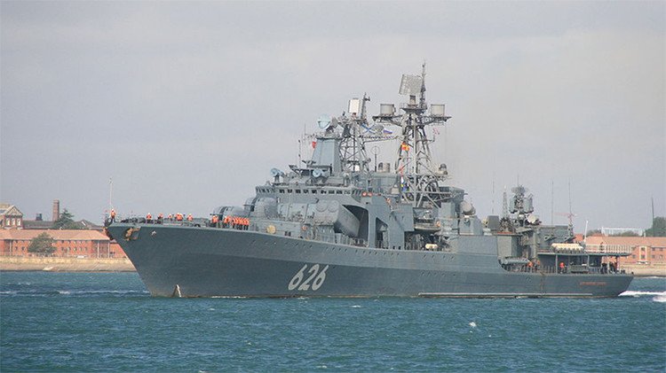 Un antisubmarino de la Armada rusa en pleno ejercicio se acerca a las costas de España