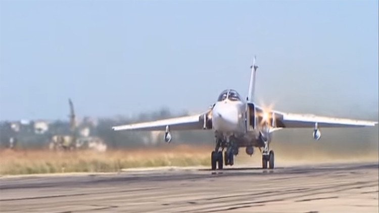 Video: El potente bombardero ruso Su-24M entra en acción en Siria