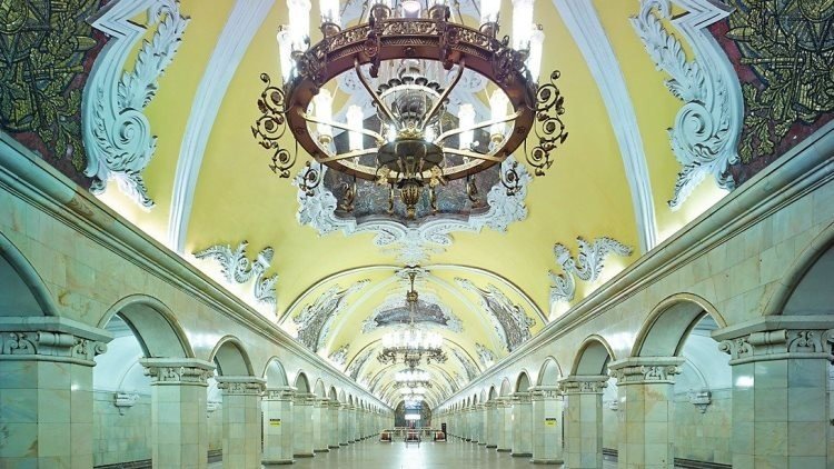 La belleza 'hipnótica' del metro de Moscú