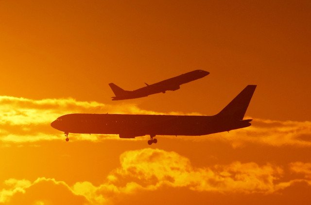 "El riesgo es de 1 en 11 millones de vuelos": Cómo vencer el miedo a volar en avión
