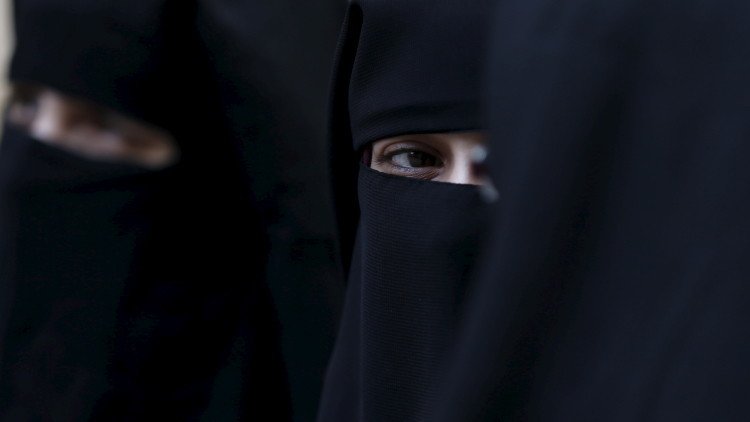 Detienen a un supuesto terrorista turco vestido con burka y su justificación sorprende a todos