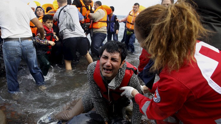 Alcalde griego: No tenemos recursos para enterrar a los refugiados fallecidos