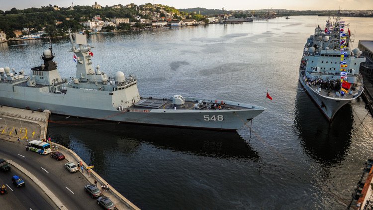 Un destacamento naval de la Armada china atraca en Cuba