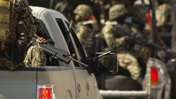 Víctimas en México al chocar un coche blindado militar contra un grupo de personas