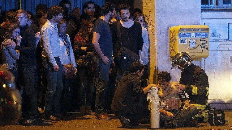 La policía abre fuego contra los asaltantes del teatro de Bataclan