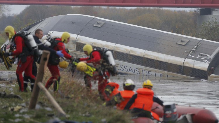 Varios muertos tras descarrilar un tren de alta velocidad cerca de Estrasburgo (VIDEO, FOTOS)