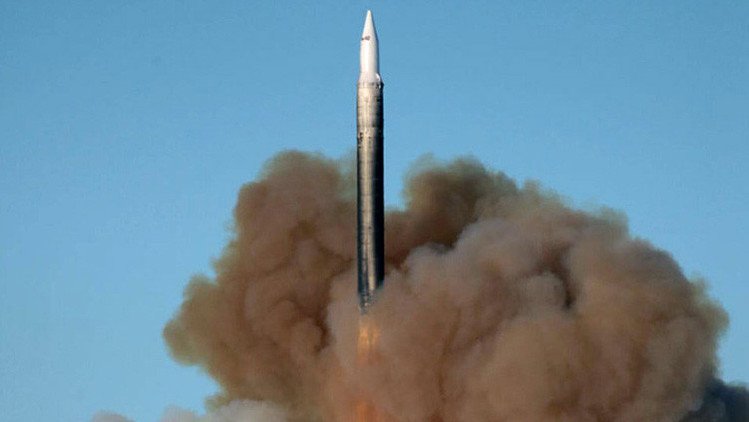 Reemplazando a 'Satán': Un temible misil intercontinental ruso estará operativo en 2016