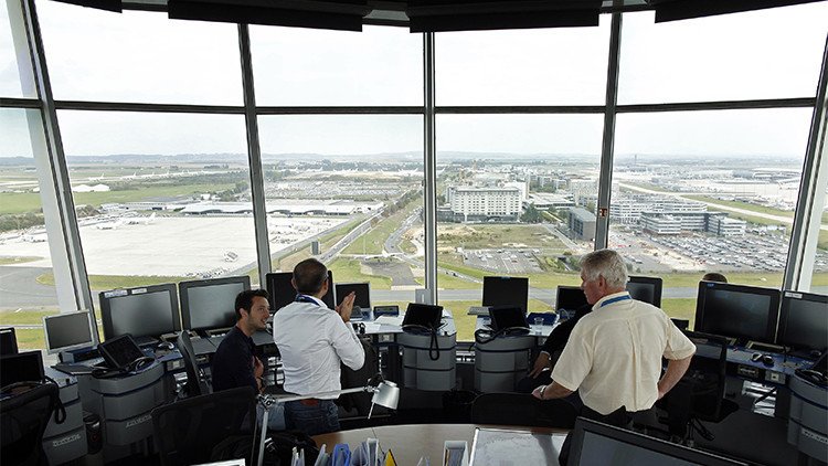 Francia: Terroristas planeaban atentados en el aeropuerto Charles De Gaulle y en un centro comercial