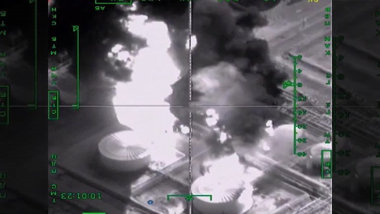 Duro golpe a las 'arcas' del EI: Rusia difunde videos de ataques contra largos convoyes de petróleo