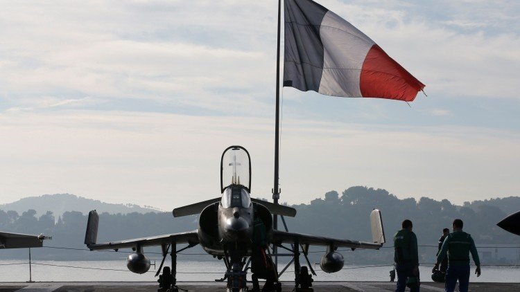 Hollande ordena intensificar el operativo militar contra el Estado Islámico en Siria e Irak