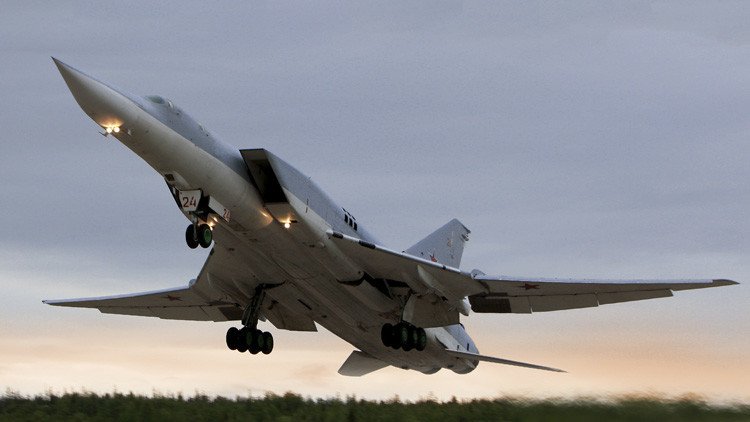 El 'asesino de portaaviones' Tu-22M3 carga contra el Estado Islámico
