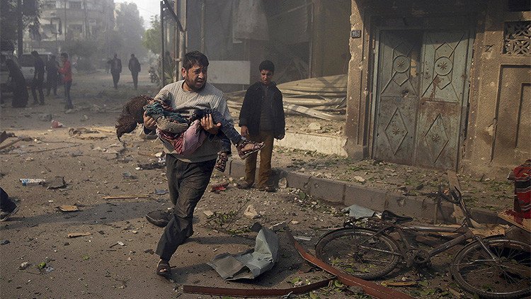 La fina línea divisoria que separa la vida de la muerte en Damasco