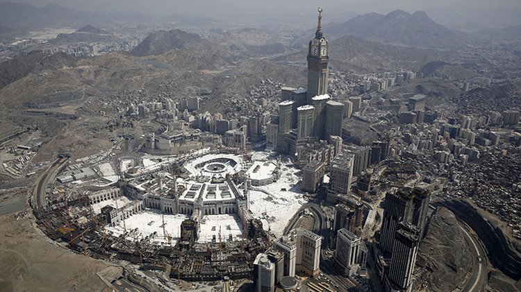 Columnista estadounidense: "EE.UU. debería bombardear La Meca y borrarla de la faz de la Tierra"