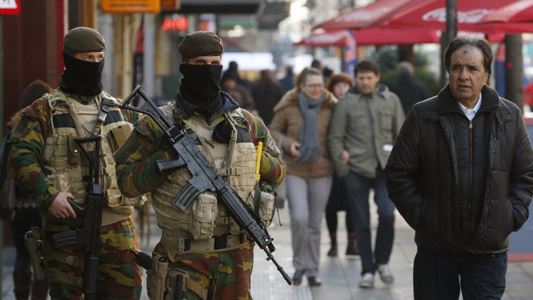 Detienen a 5 personas en Bélgica durante un operativo antiterrorista tras los ataques de París