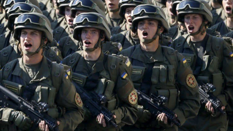¿Preparando terreno para conflictos?: EE.UU. inicia la "profesionalización" del Ejército ucraniano