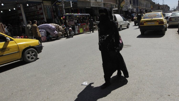 El Estado Islámico asesina a la 'chica del cartel' austríaca por intentar huir  