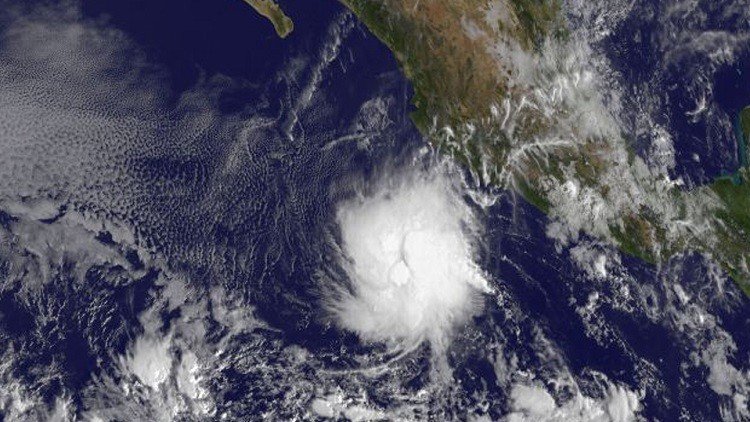 Alerta en México: evoluciona a categoría 3 el huracán Sandra