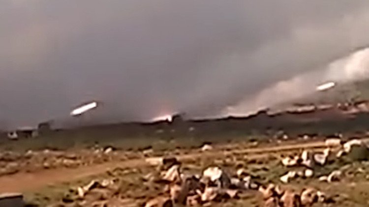 Rusia publica el primer video de sus bombardeos en el lugar del derribo del Su-24