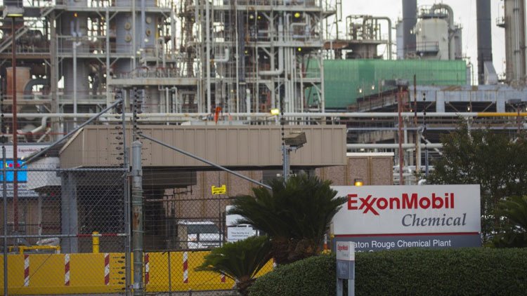 Pasión según TTIP: ¿A que llevaría la relación secreta entre la UE y la petrolera ExxonMobil?