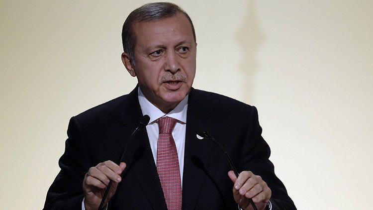 Erdogan renunciará si se confirma que Turquía compra petróleo al Estado Islámico