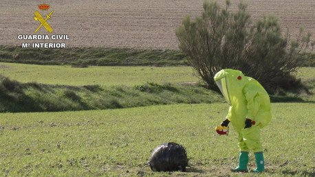 Descubren un extraño objeto esférico de posible origen aeroespacial en una zona rural de España 
