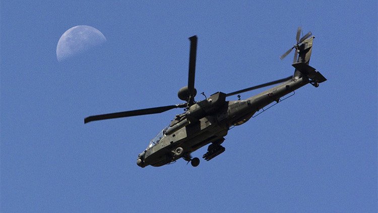 Un helicóptero estadounidense Apache se estrella cerca de Fort Campbell