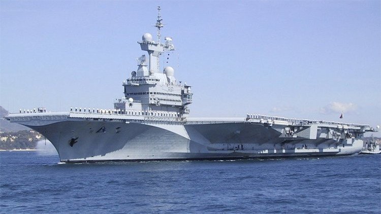 El portaaviones francés Charles de Gaulle será destinado al golfo Pérsico