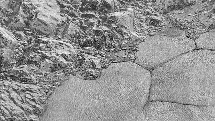 La NASA publica las fotos más nítidas de Plutón