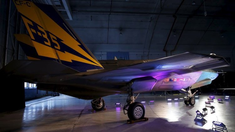 "Caro y lento": El programa del F-35 de EE.UU., al borde del colapso