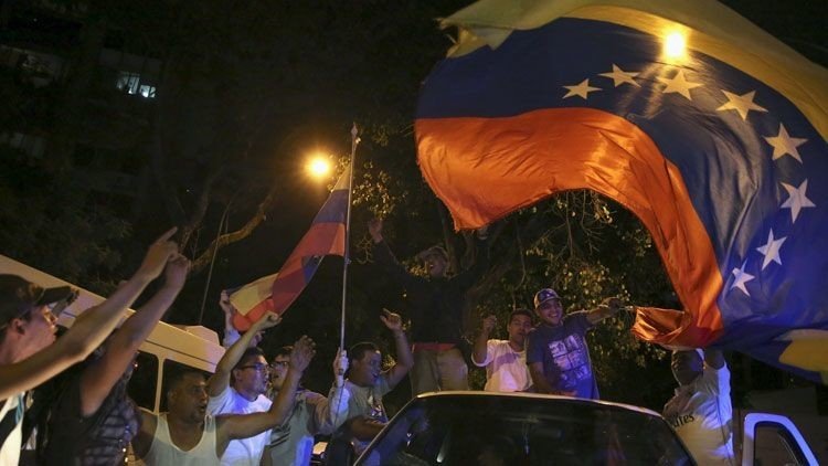 "Triunfo de la contrarrevolución": ¿Qué deparará a Venezuela victoria de la MUD en las elecciones?