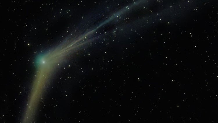 Prepárense para el espéctaculo: un cometa de dos colas se encamina a la Tierra y "no decepcionará"