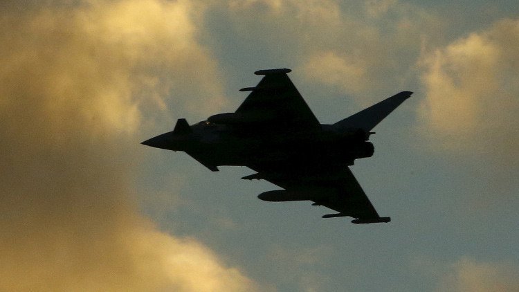 Nuevo video: Ataque aéreo británico a un pozo petrolífero del Estado Islámico en Siria