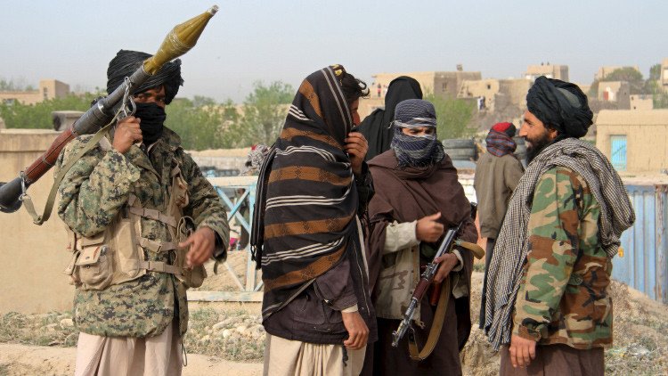 El Estado Islámico intenta captar a jóvenes talibanes afganos